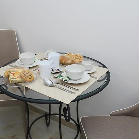 Antonietta De Pace Rooms By Napoli Milionaria B&B Экстерьер фото