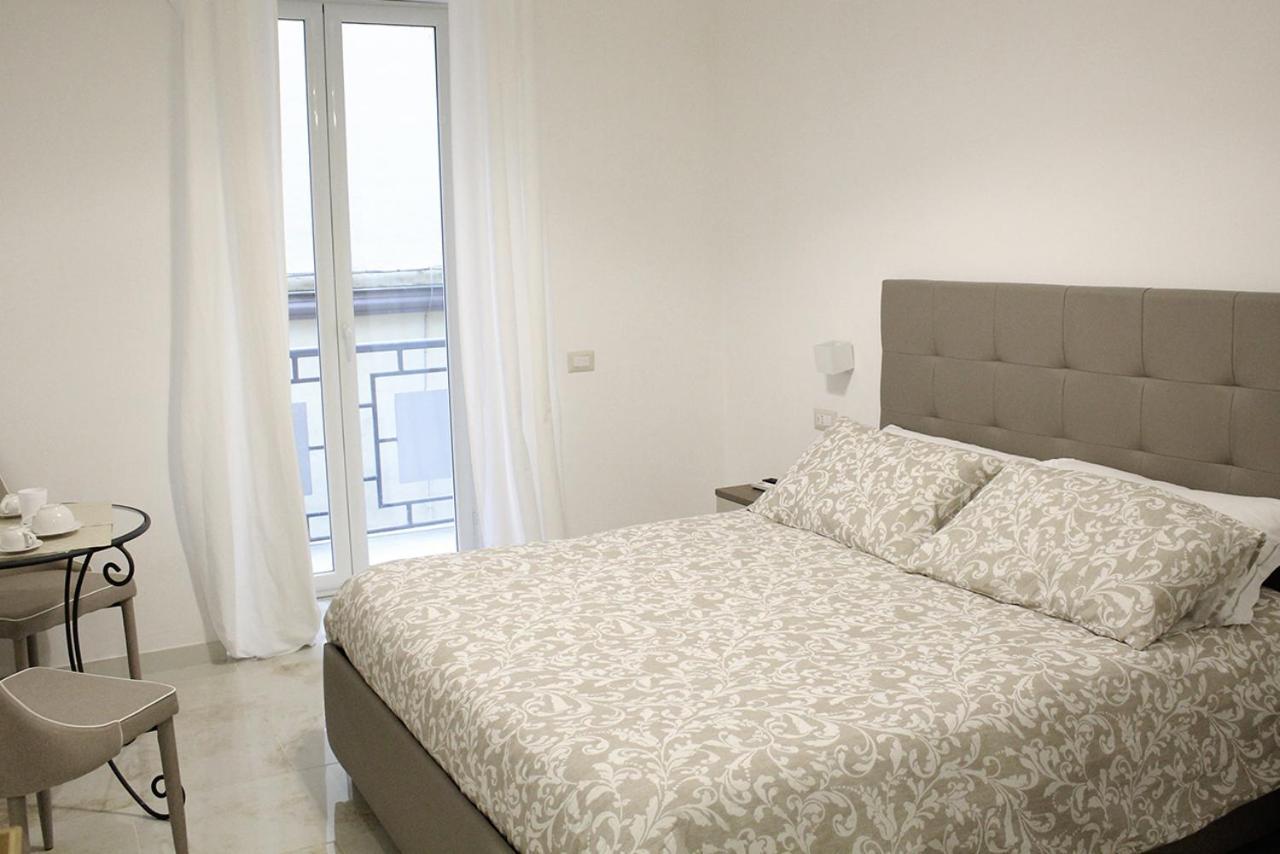 Antonietta De Pace Rooms By Napoli Milionaria B&B Экстерьер фото